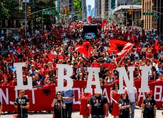 Kryebashkiaku i Nju Jorkut krijon lagjen shqiptare, e quan “Little Albania”, ankohen italianët