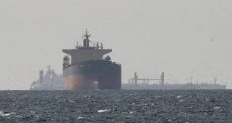 Info Shqip: A mund të jetë beteja SHBA-Iran për Hormuzin një fitore për Rusinë dhe Kinën?