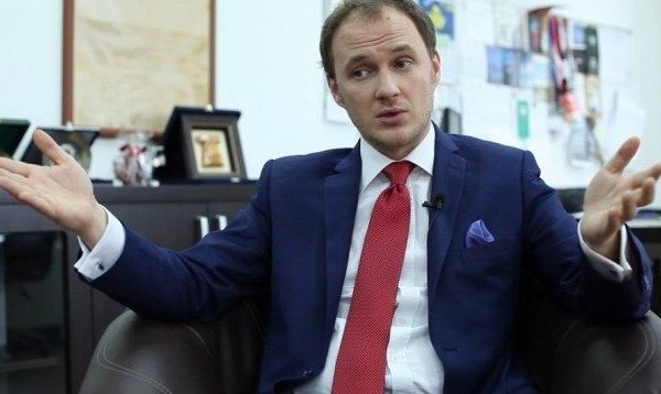 Petrit Selimi parashikon koalicion LDK-VV: Këshillat për president, kryetare Kuvendi dhe ministër
