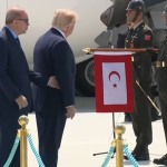 Info Shqip: “Merhaba asker”, Trump përshëndet Gardën e Nderit në turqisht, pritet nga Erdogan në Ankara