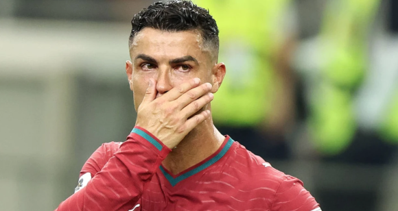 Info Shqip: Cristiano Ronaldo i etur: Lë të hapur mundësinë që të luajë në “Euro 2028”