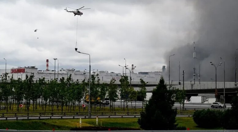 Sulmi më i madh me dronë: Mbi 400 dronë ukrainas godasin Moskën gjatë natës 