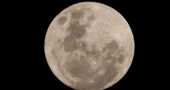 Info Shqip: Alarm në hapësirë, NASA: Pjesë e raketës Falcon 9 mund të përplaset me Hënën më 5 gusht