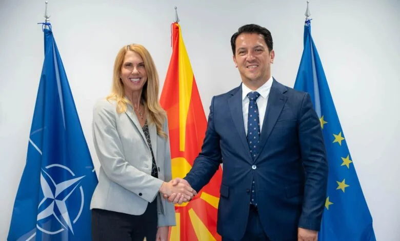 Bekim Sali rikonfirmon partneritetin strategjik me SHBA-në gjatë takimit me Nicole Varnes
