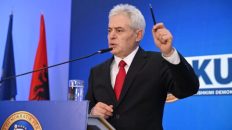 Info Shqip: Ali Ahmeti: E gjeta me zero këtë pushtet, e lashë me kryeministër shqiptar në Maqedoni