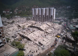 Vendi më i pasur me naftë! Venezuelianët gërmojnë me duar në ndërtesat e shembura, makineritë s’kanë karburant
