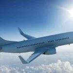 Info Shqip: Momente tmerri mbi qiellin e Maqedonisë: Defekti i avionit theu xhamin dhe një person u tërhoq nga rrjedha e ajrit, por u shpëtua nga pasagjerët tjerë