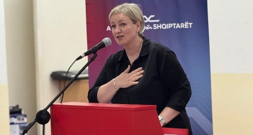 Info Shqip: Elfete Ismaili nga ASH: Sjellja e Stoilkoviqit në Kuvend është e patolerueshme dhe kërkon ndëshkim urgjent