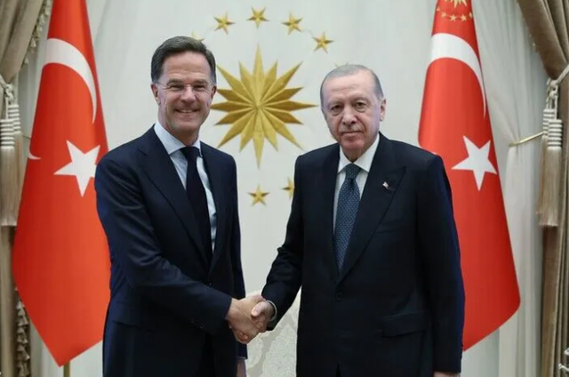 erdogan-turqia-do-te-vazhdoje-te-udheheqe-me-kfor-in