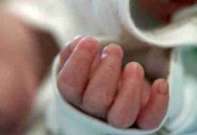Ngjarje e rrallë, gruaja lind katërnjakë identikë të të ngjizur natyrshëm