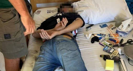Info Shqip: Arrestohet shtetasi kosovar në Ulqin, dyshohet se vidhte nëpër plazhe