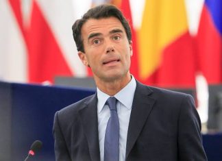 Deklaratat për spastrimin etnik të Kosovës, eurodeputeti italian Gozi thirrje Vuçiçit: Shkarko ministren Paunoviç