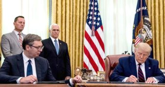 Info Shqip: Vuçiç luan kartën “Trump” para zgjedhjeve, takimi me presidentin amerikan shihet si arma e fundit për të forcuar pushtetin në Serbi