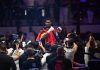 Momenti kur Anthony Joshua “vishet” me flamurin kuqezi (VIDEO)