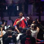 Momenti kur Anthony Joshua “vishet” me flamurin kuqezi (VIDEO)