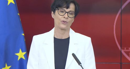 Info Shqip: Marta Kos: Maqedonia e Veriut e ka vendin në BE, mund të anëtarësohet deri në vitin 2028, por ndryshimet kushtetuese mbeten hap i domosdoshëm