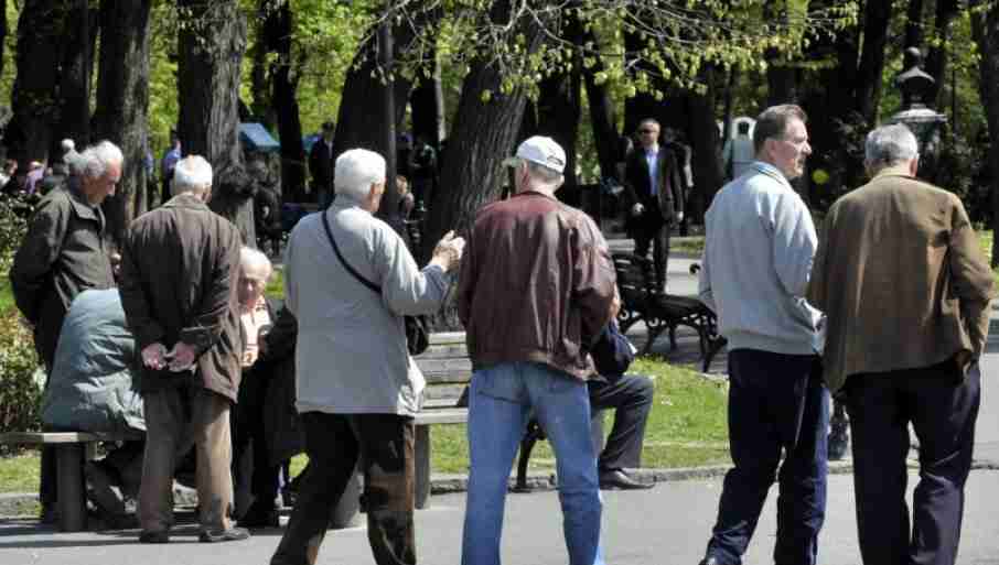 Mosha e pensionimit në Maqedoni mund të shtyhet deri në 73 vjeç 