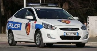 Info Shqip: Ja kush janë dy të arrestuarit në Durrës që kërkoheshin në Maqedoninë e Veriut dhe nga INTERPOL-i (VIDEO)