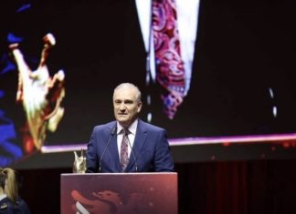 E gjithë Zvicra flet për mësuesin shqiptar nga Kumanova, nderohet me çmimin “Shqiponja e Artë”