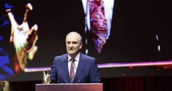 Info Shqip: E gjithë Zvicra flet për mësuesin shqiptar nga Kumanova, nderohet me çmimin “Shqiponja e Artë”