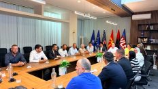 Info Shqip: Kryesia e VLEN: Marrëdhëniet me Shqipërinë nuk duhet të bëhen viktimë e interesave partiake
