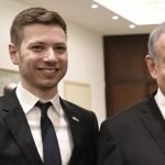 Evakuohet urgjentisht djali i Netanyahut nga SHBA-ja dhe kthehet në Izrael, pretendohet se është kërcënuar për jetën