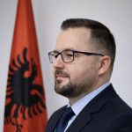 Info Shqip: Astrit Iljazi: Zelenski nga Beogradi konfirmoi mosnjohjen e Kosovës, ndërsa Bujar Osmani uron Ukrainën