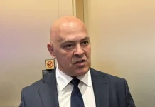 Protesta e komunave, Gjini fton qytetarët për pjesëmarrje: Nesër ngremë zërin!