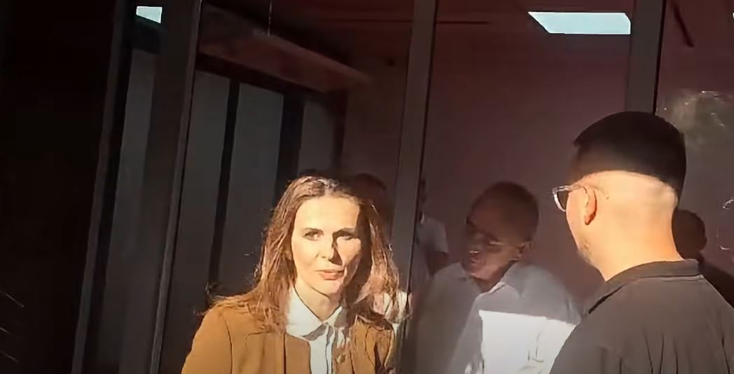 Çitaku tenton të hyjë në Qeveri  sigurimi e ndalon  VIDEO 