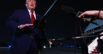 Info Shqip: Trumpi konfirmon ndërrimin e fshehtë të avionit pas kthimit nga samiti në Turqi