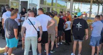 Info Shqip: “Safe City“ nuk fal: Të huajt rreshtohen në Tabanoc për të paguar gjobat e shpejtësisë