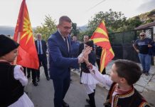 Mickoski në Pustec, për herë të dytë pa himnin shqiptar! Kolefski kërkon falje