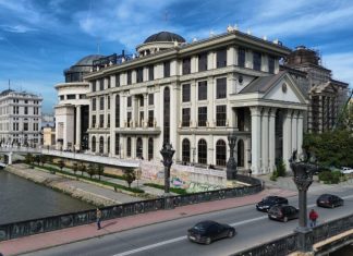 Emra të rinj për ambasadorë të Maqedonisë, mes tyre shqiptarë, ja kush janë?