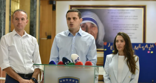 Info Shqip: PDK dorëzon kërkesën: Seanca konstituive të mbahet të premten në orën 11:00