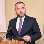 Toshkovski: Nga tani edhe motoçiklistët do të sanksionohen automatikisht përmes sistemit “Qyteti i Sigurt”