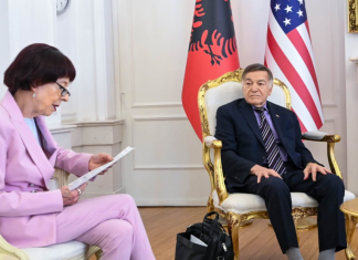 Ish-kongresisti amerikan, Joe DioGuardi: Shpresoj që Kosova do të zgjedhë presidentin para se të largohem, përndryshe do të jeni në telashe të mëdha