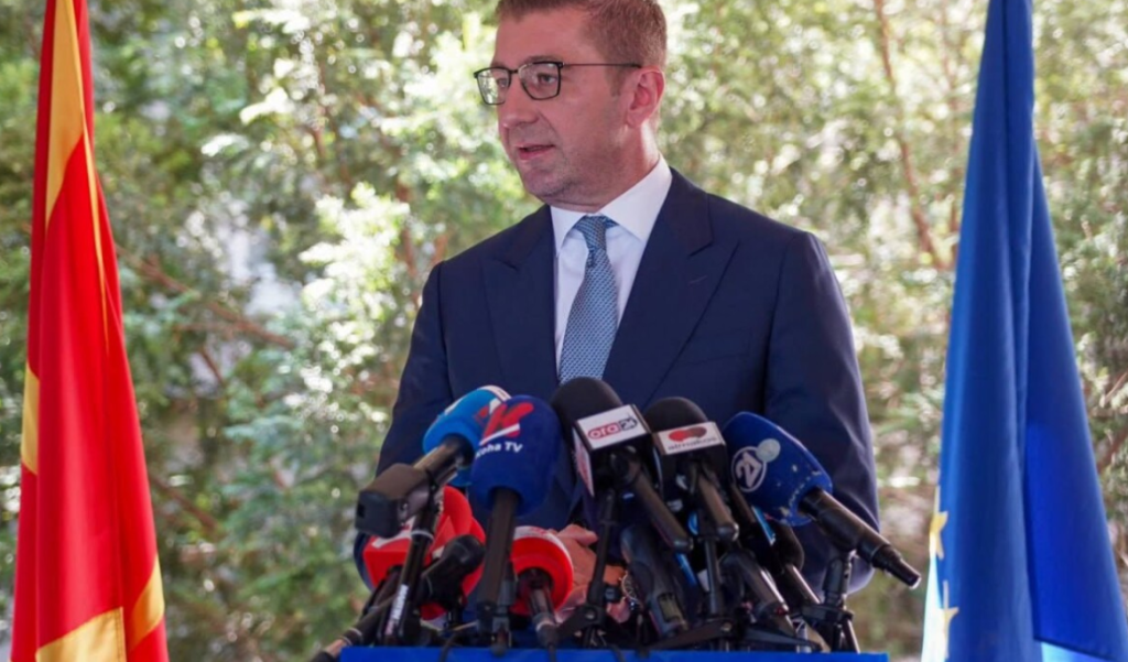 Mickoski: Ne dëshirojmë t’i kthejmë mërgimtarët! Do të isha i lumtur nëse SHBA-të ashpërsojnë rregullat për vizat e emigracionit