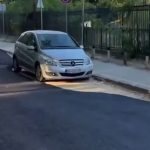 Skandal në Karposh: Pronari nuk e largoi makinën, punëtorët u detyruan të asfaltojnë rreth saj