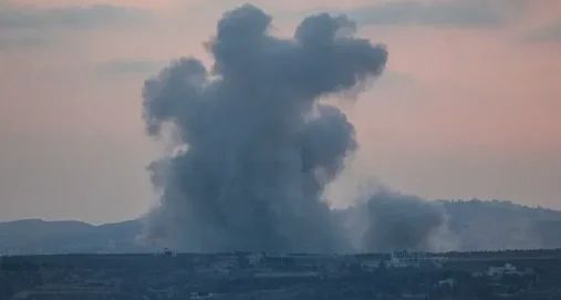 Info Shqip: Droni izraelit bombardon buldozerin e ushtrisë libaneze që po pastronte rrugën në Mansouri