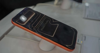 Info Shqip: Apple thuhet se po teston iPhone më të madh ndonjëherë