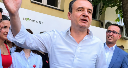 Info Shqip: “Çele guri gojën”, Kurti asnjë fjalë për bllokadën: Kemi takim me rininë