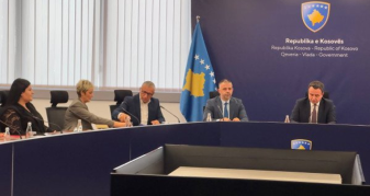 Info Shqip: Kurti takon liderët e Luginës: Shqiptarët atje po përballen me diskriminim të rëndë, mbi 2 milionë € të bllokuara