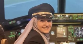 Info Shqip: Naime Avdyli-Feta pilotja e parë shqiptare që prek qiellin me aeroplan “Boeing 737”