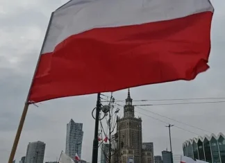 Polonia zgjeron ushtrinë në mbi 220.000 efektivë për shkak të shqetësimeve për sigurinë