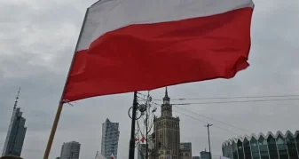 Info Shqip: Polonia zgjeron ushtrinë në mbi 220.000 efektivë për shkak të shqetësimeve për sigurinë