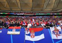 Skandal i madh në Beograd ndaj Sanxhakut! Shfaqet edhe pankarta fashiste kundër Kosovës