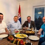Vuçiq mbledh aleatët pro-rusë në shtëpinë e tij, bashkon rrjetin politik të “Botës serbe”