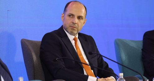 Info Shqip: Pyetje për Ali Ahmetin: Nëse e ke ndaluar ndarjen, cili ishte kuptimi i luftës së vitit 2001?