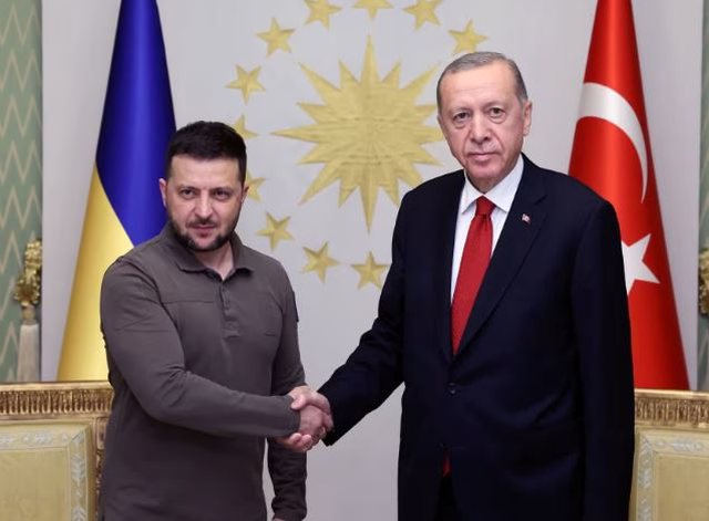 Erdogan i bën thirrje Zelenskyt: Ndalni sulmet ndaj anijeve tregtare në Detin e Zi!