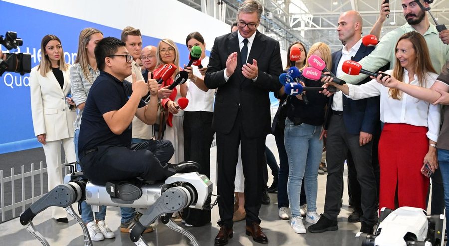 Ushtria robotike e Serbisë alarmon Perëndimin